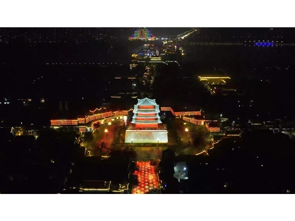 在一起，會(huì)發(fā)光丨2022聊城水上古城幻光新春游園會(huì)1月1日盛大開啟?。?！